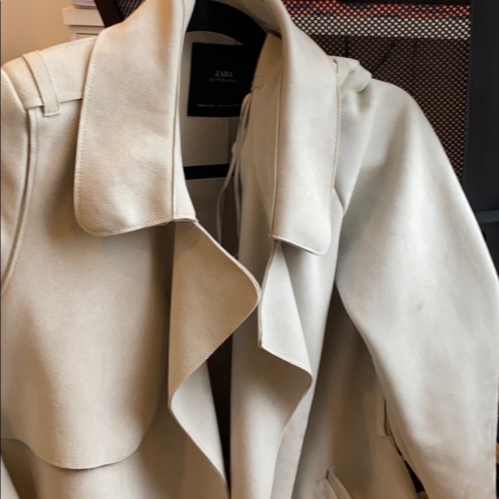 Adorable suede Zara trench
